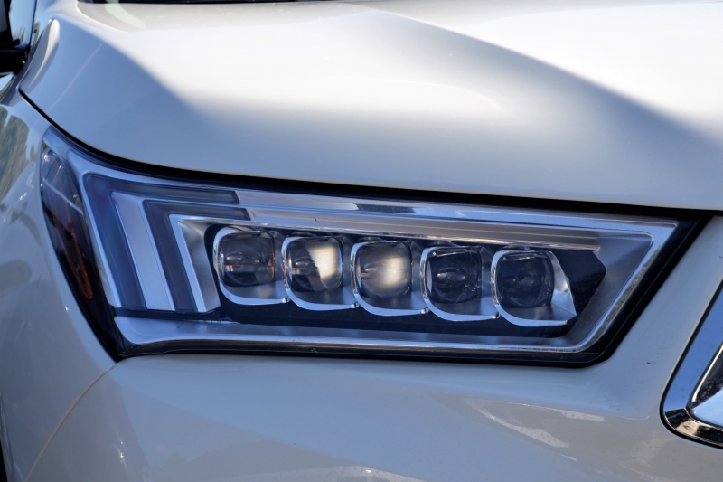 moto-AUPS-min_acura-headlamp-2834131